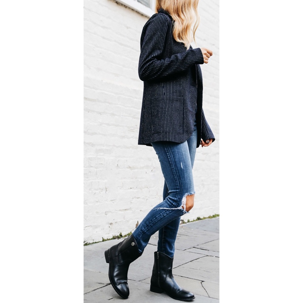 Frye Melissa Button 2 Short Leather Ankle Booties - Picture 5 of 16